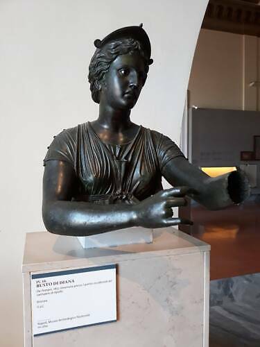 archeologicke muzeum neapol galerie socha
