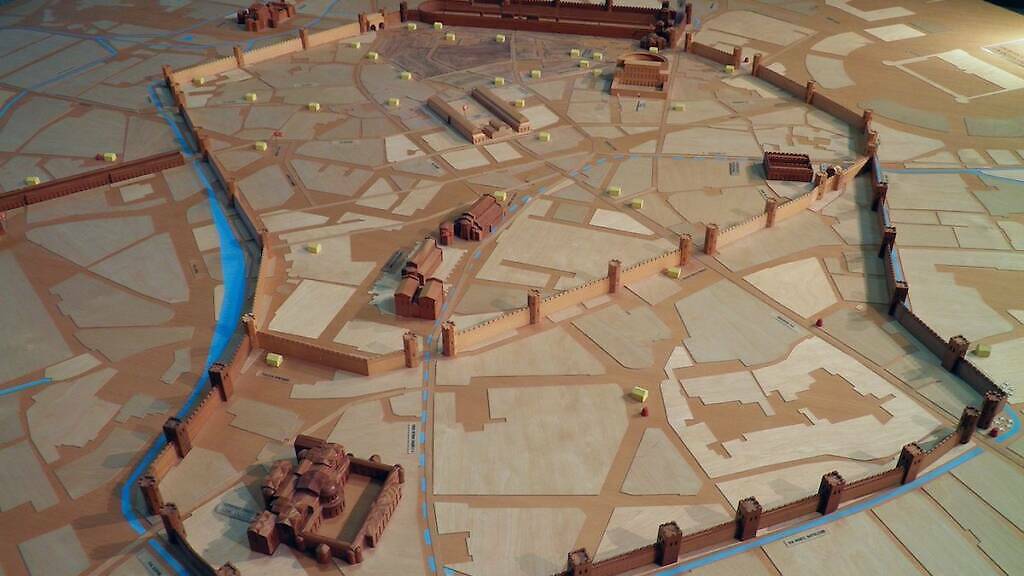 mestske archeologicke muzeum model mesta detail