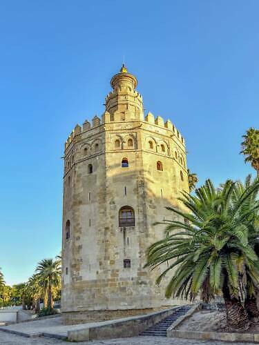 Zlatá věž v Seville ve Španělsku