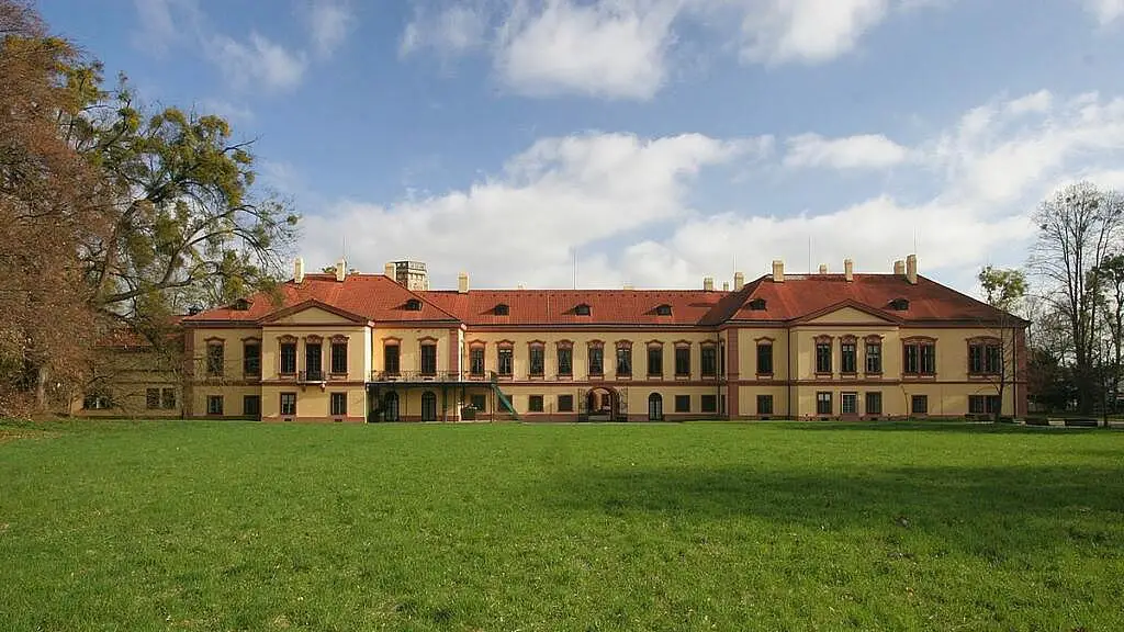 Zámek Heřmanův Městec